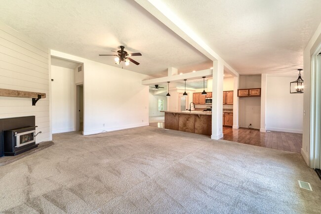 Building Photo - Escape to the Country – Beautiful 3 Bed, 2...