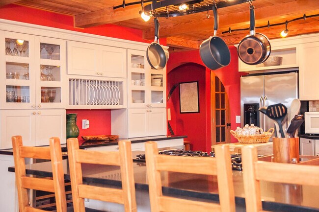 Building Photo - 525 Townsand Hollow Rd