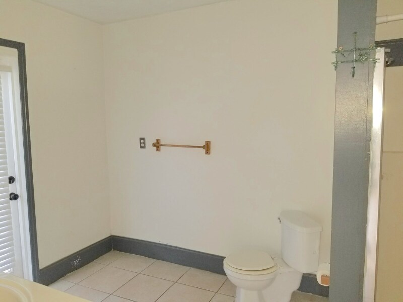 Building Photo - 331 51st St Ct W