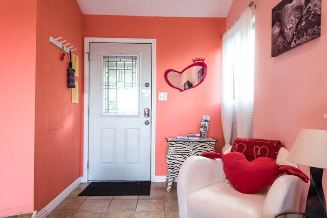 Building Photo - 2205 Spring Creek Dr