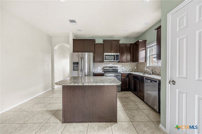 Building Photo - 1414 Fawn Lily Dr