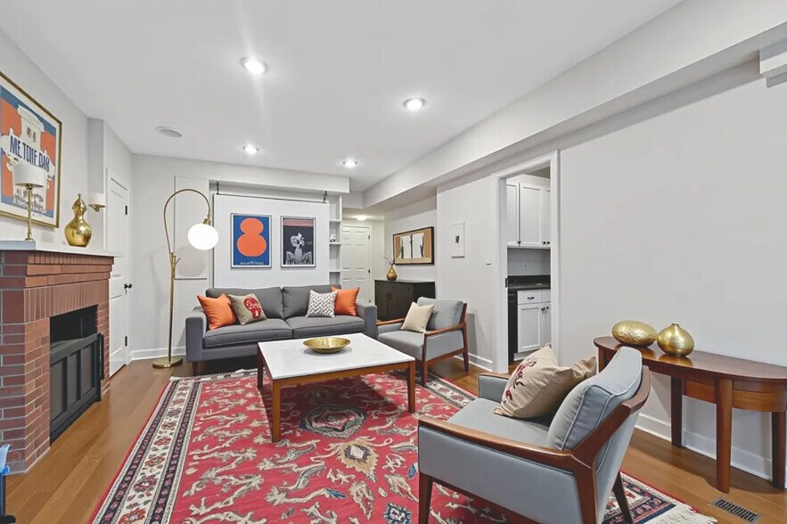 Building Photo - 354 Beacon St