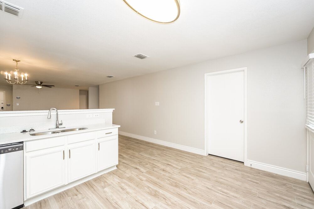 Building Photo - 909 Rio Bravo Dr
