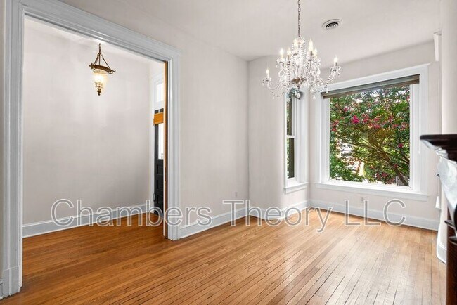 Building Photo - 1745 1st St NW