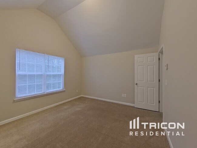 Building Photo - 3830 Pauline Ln