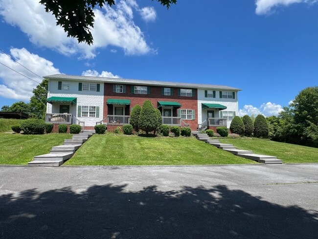 Primary Photo - AVAILABLE January 2026! Secluded 2 bedroom...