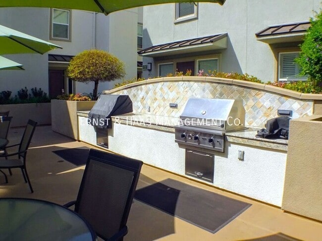 Building Photo - 16674 Bellflower Blvd