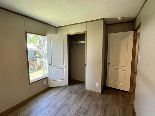 Building Photo - 1 Whitefeather Ln