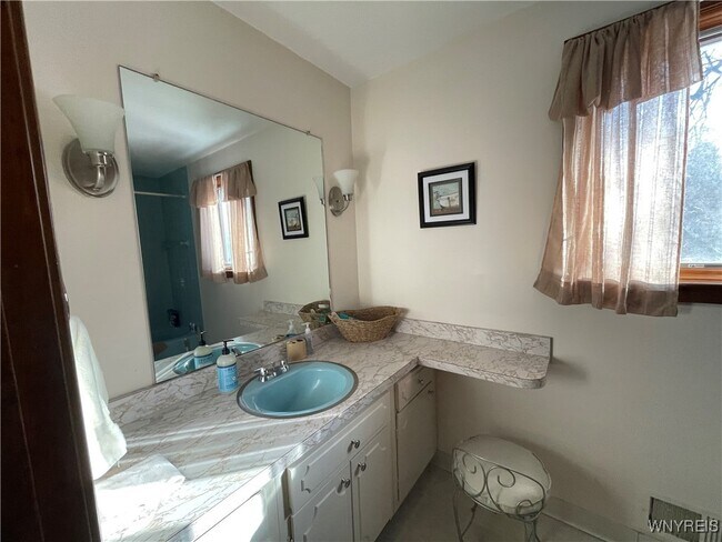 Building Photo - 1825 Winter Rd