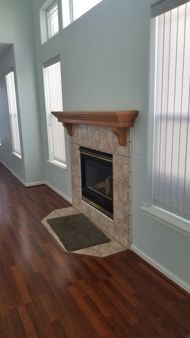 Building Photo - Beautiful 4 bedroom/2.5 bath South Davis Home!