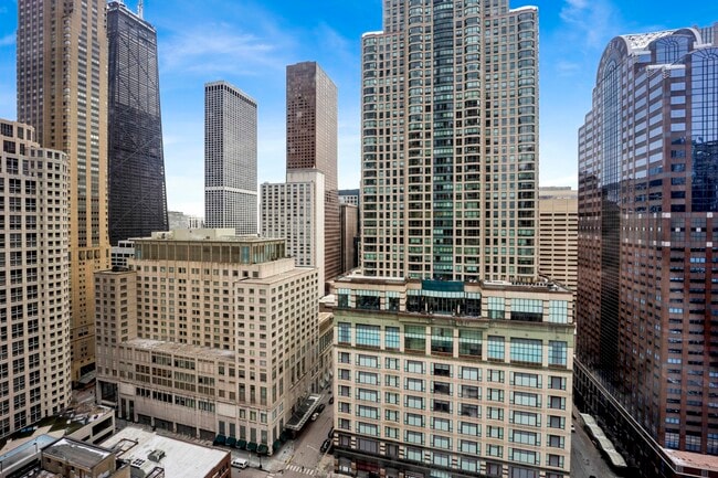 Building Photo - 30 E Huron St