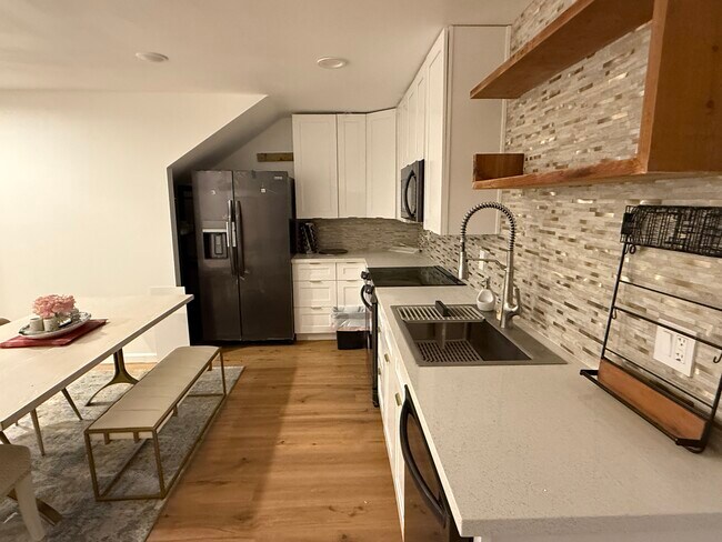 Building Photo - Spring Lawson