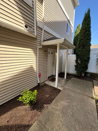 Building Photo - Flat Apartment in SE Portland near Mall 205