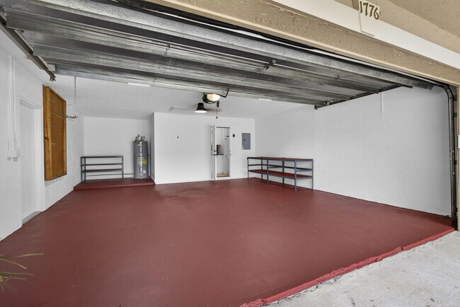 Building Photo - 1776 The 12th Fairway