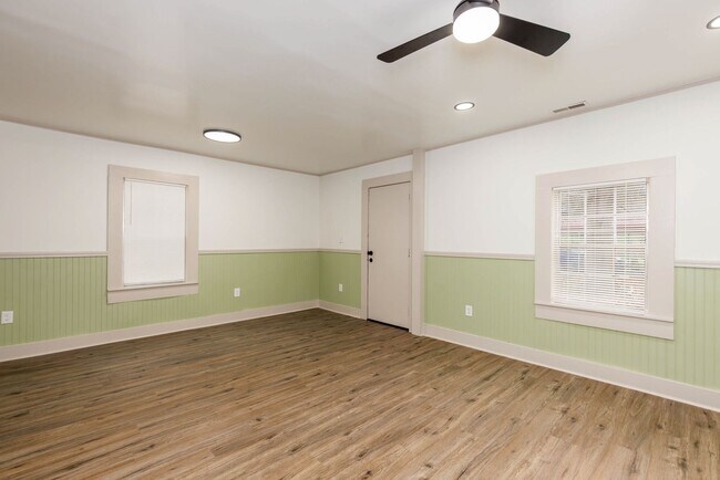 Building Photo - Forestdale 3/2