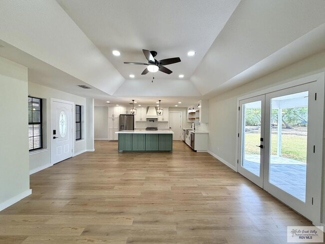 Building Photo - 35059 Anaqua Dr