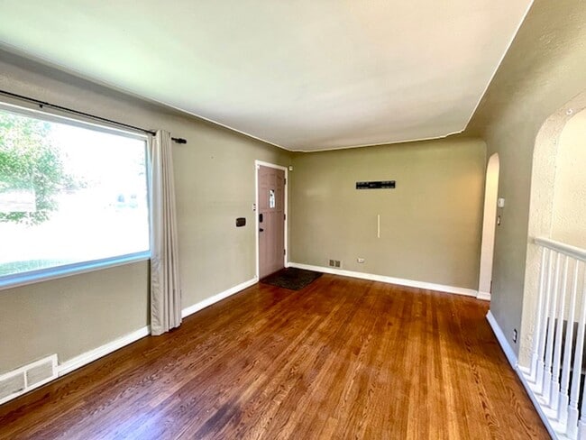 Building Photo - Amazing Littleton Bungalow