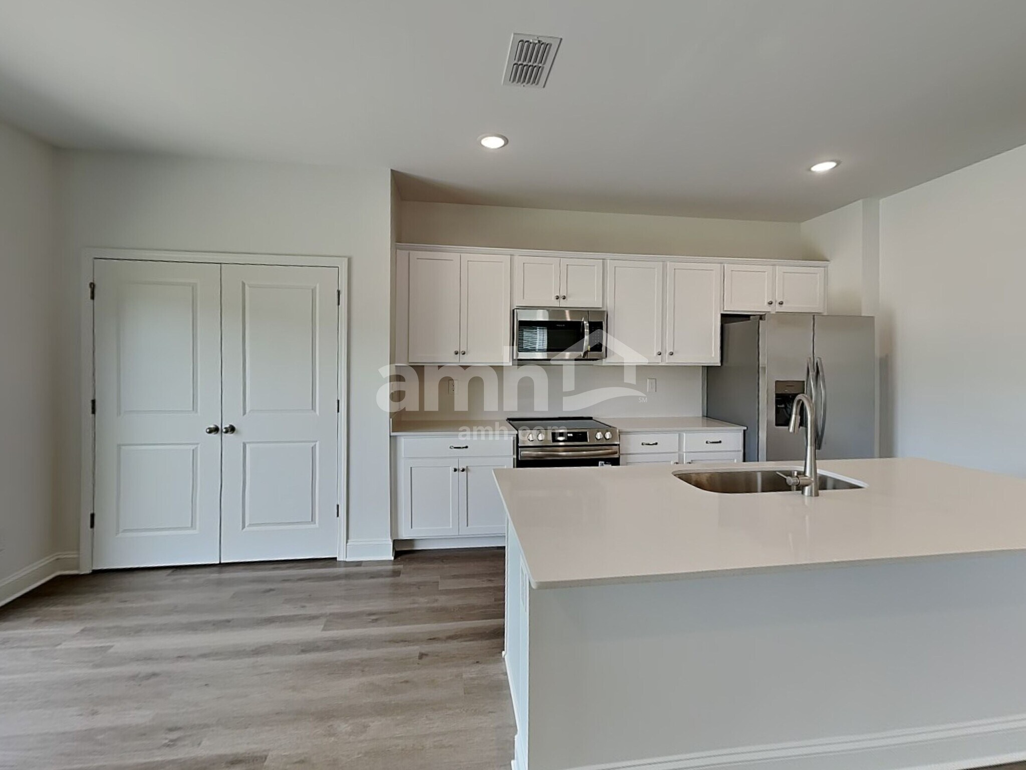 Building Photo - 1007 Guildcrest Ct