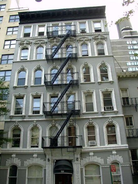 Building Photo - 324 E 50th St