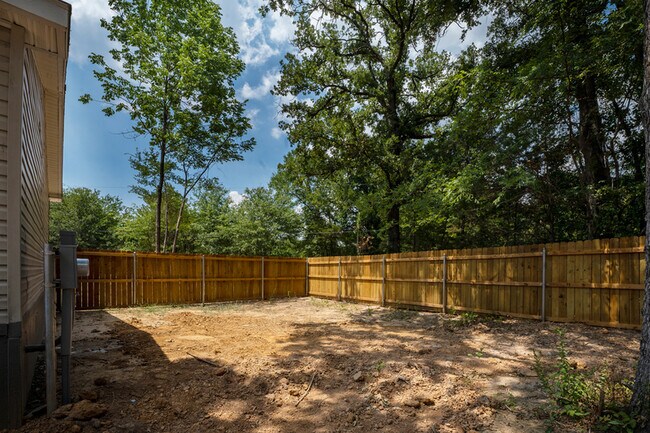 Building Photo - 202 Wild Flower Dr