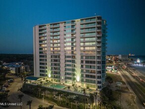 Building Photo - 2060 Beach Blvd