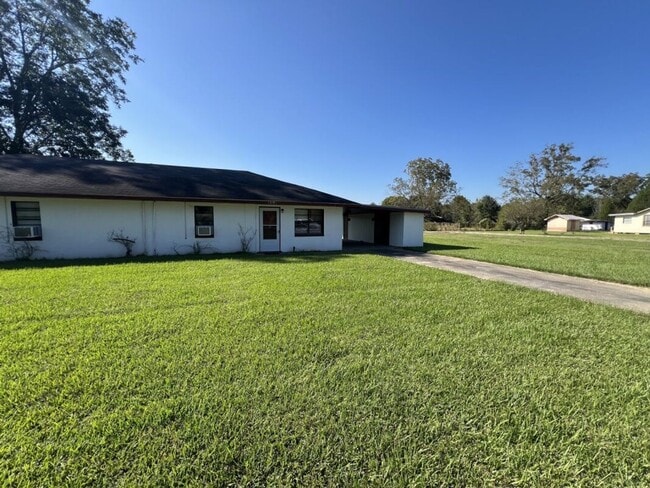 Building Photo - Charming 2 Bedroom Duplex on Sunshine Rd