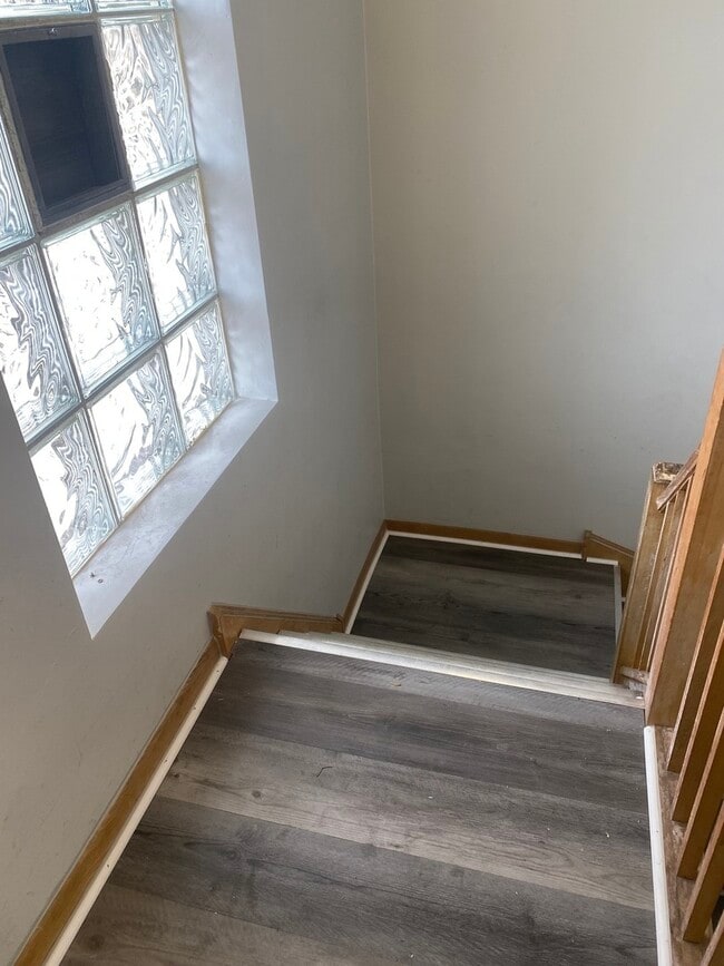 Building Photo - 5530 N Mango Ave