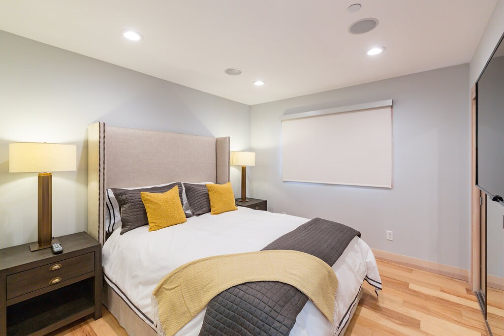 Building Photo - 814 Monterey Blvd