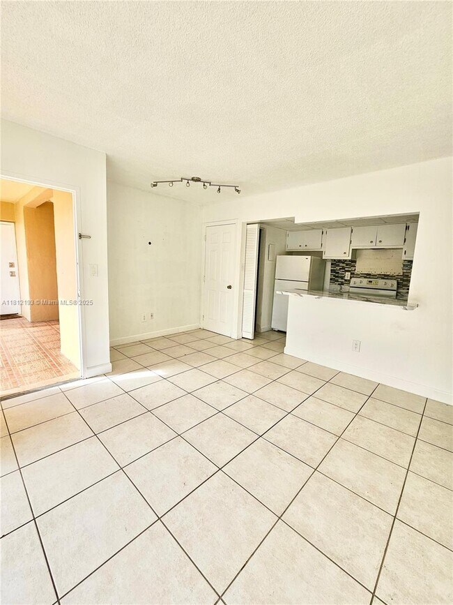 Building Photo - 4250 NW 79th Ave