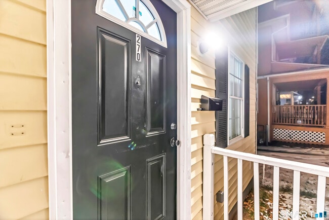 Building Photo - 270 Capen St