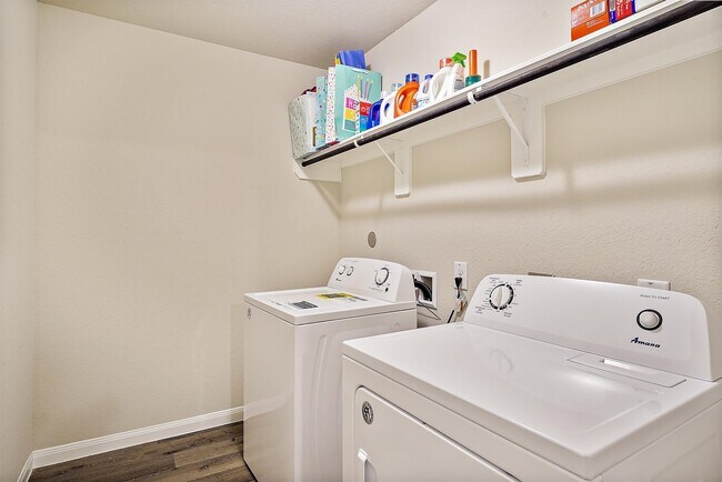 Building Photo - 3242 Alberelli Dr