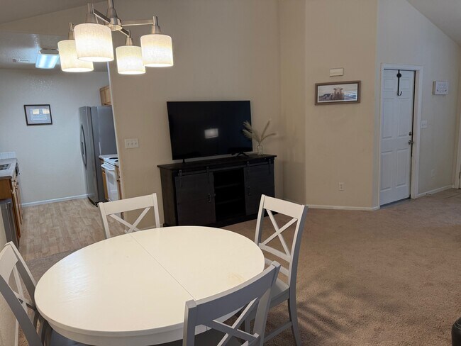 Building Photo - 802 Waterglen Dr