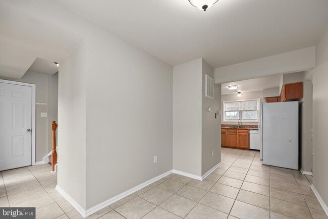 Building Photo - 16 Varone Dr