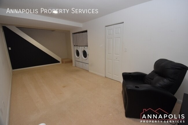 Building Photo - 449 Alfreton Ct