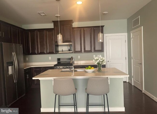 Building Photo - 13338 Arrowbrook Centre Dr