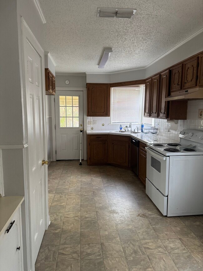 Building Photo - 113 E Merrick St