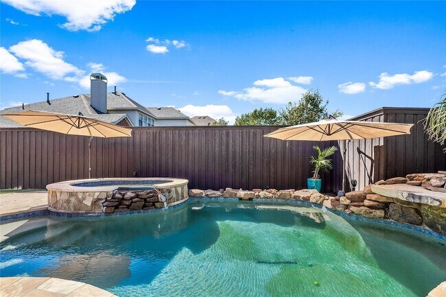 Building Photo - 1908 Thorndale Cir