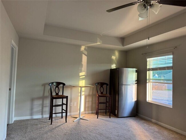 Building Photo - 146 Silver Birch Pass