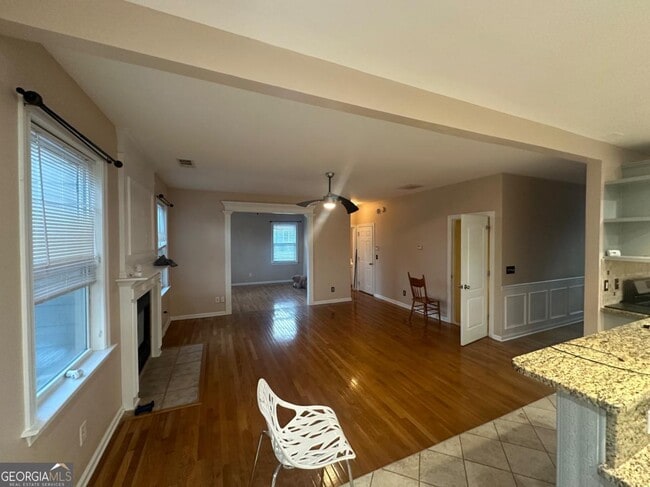 Building Photo - 61 Longwood Ct