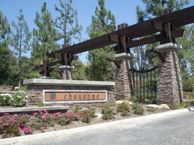 Building Photo - 2-Bedroom Townhome in Valencia's Cheyenne ...