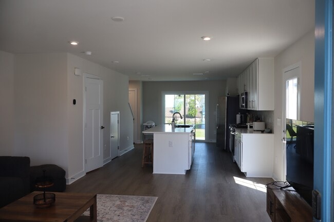 Building Photo - 2504 Rowyn St