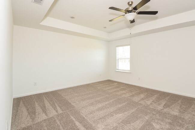 Building Photo - 319 Foxhill Dr