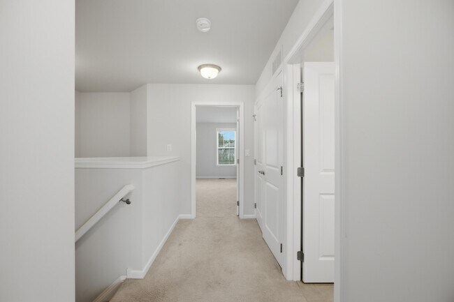 Building Photo - 2780 Ashcombe Dr.