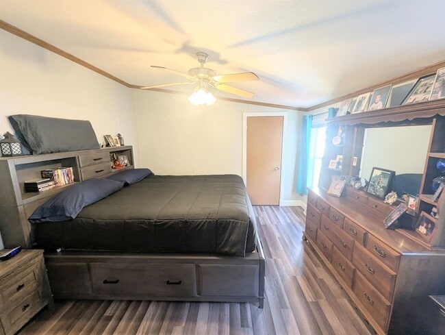 Building Photo - 43 Crestwood Dr