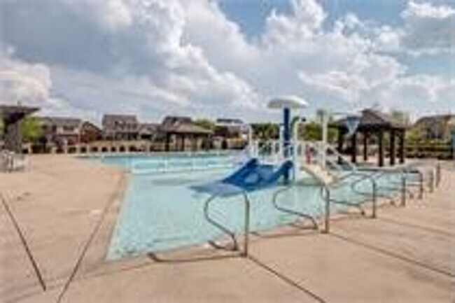 Building Photo - Beautiful 4bd 2.5ba home with Community Am...