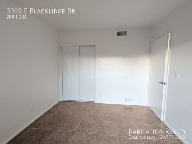 Building Photo - 3309 E Blacklidge Dr