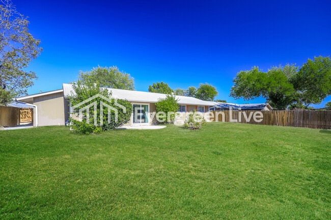 Building Photo - 274 Meadow Path Dr