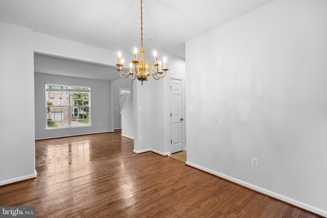 Building Photo - 21375 Lookout Dr