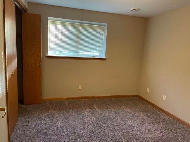 Building Photo - 1066 School St