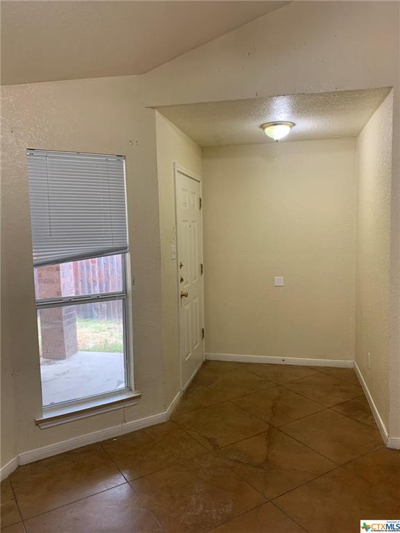 Building Photo - 1625 Pontotoc Trce